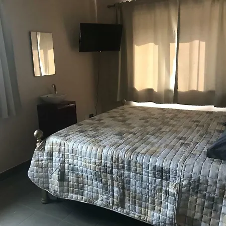 The Shelter Bed & Breakfast Talsano